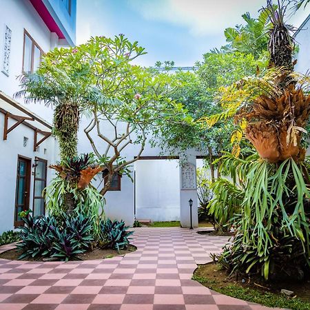 Family Hotel Gradia 2 Batu  Εξωτερικό φωτογραφία