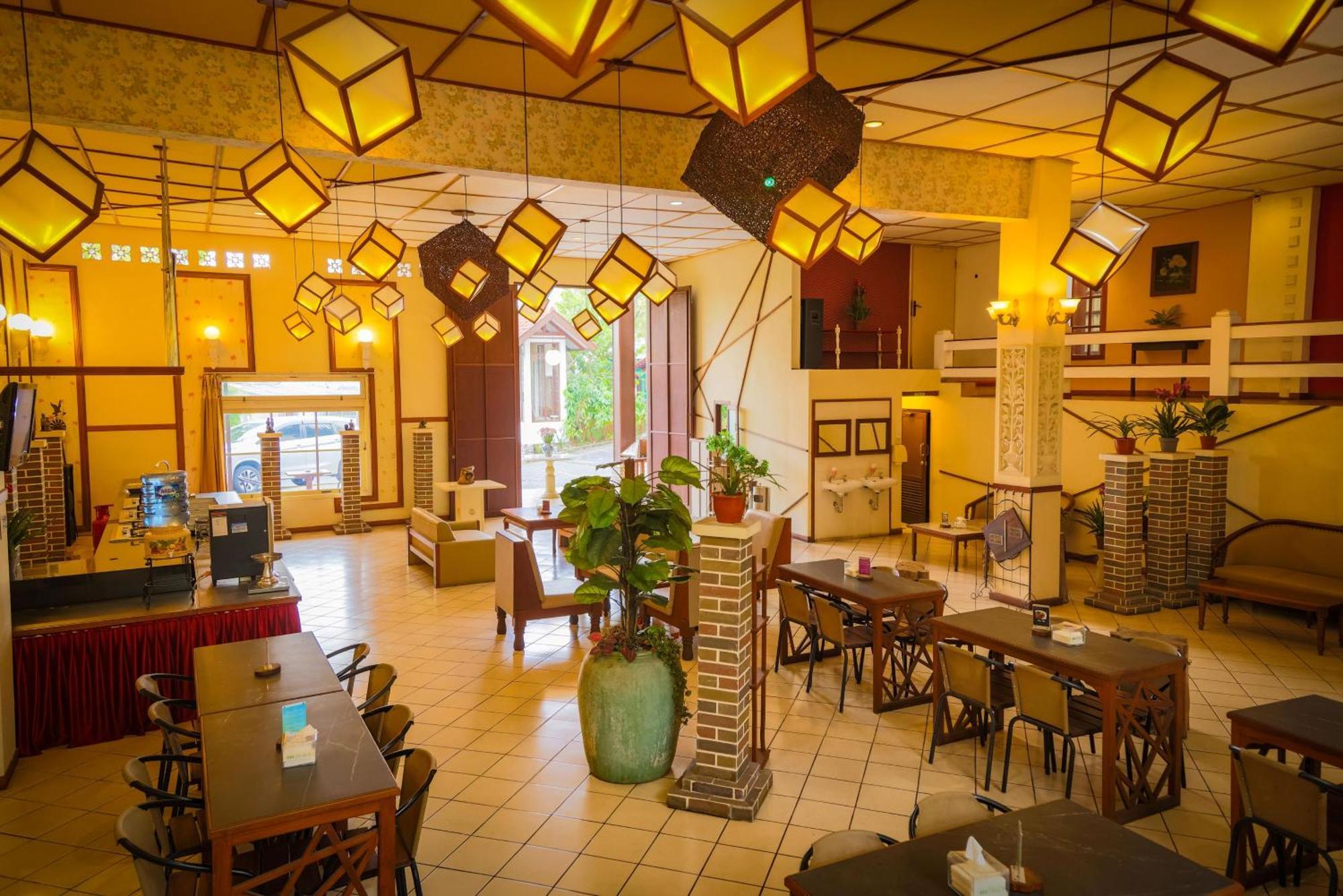 Family Hotel Gradia 2 Batu  Εξωτερικό φωτογραφία