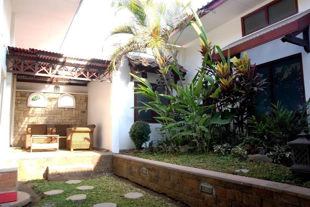Family Hotel Gradia 2 Batu  Εξωτερικό φωτογραφία