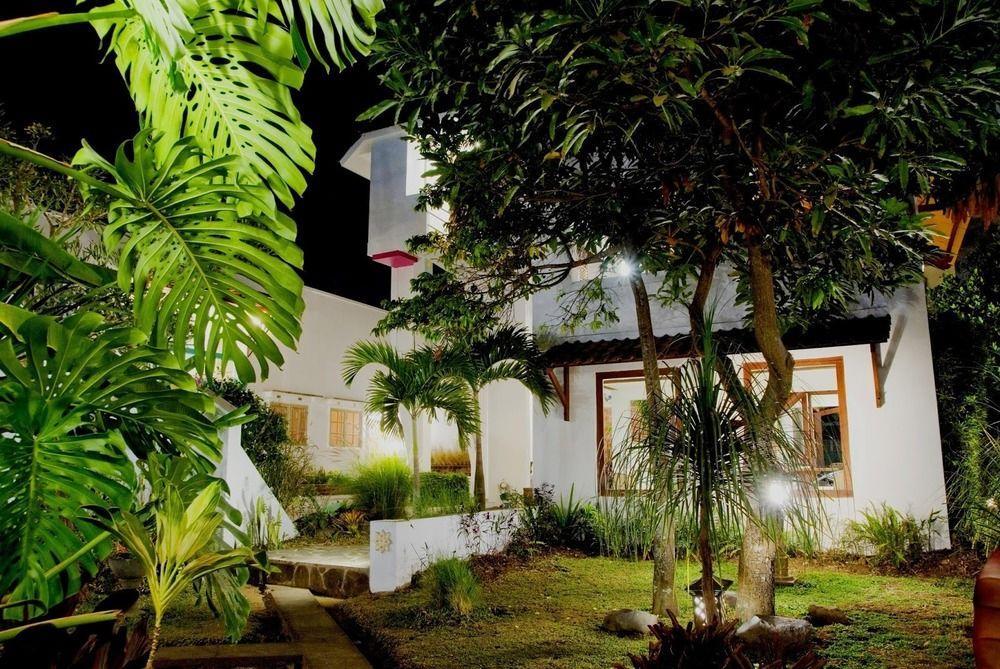 Family Hotel Gradia 2 Batu  Εξωτερικό φωτογραφία
